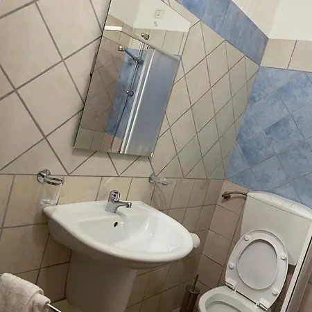 Monolocali Foxi Guest house *